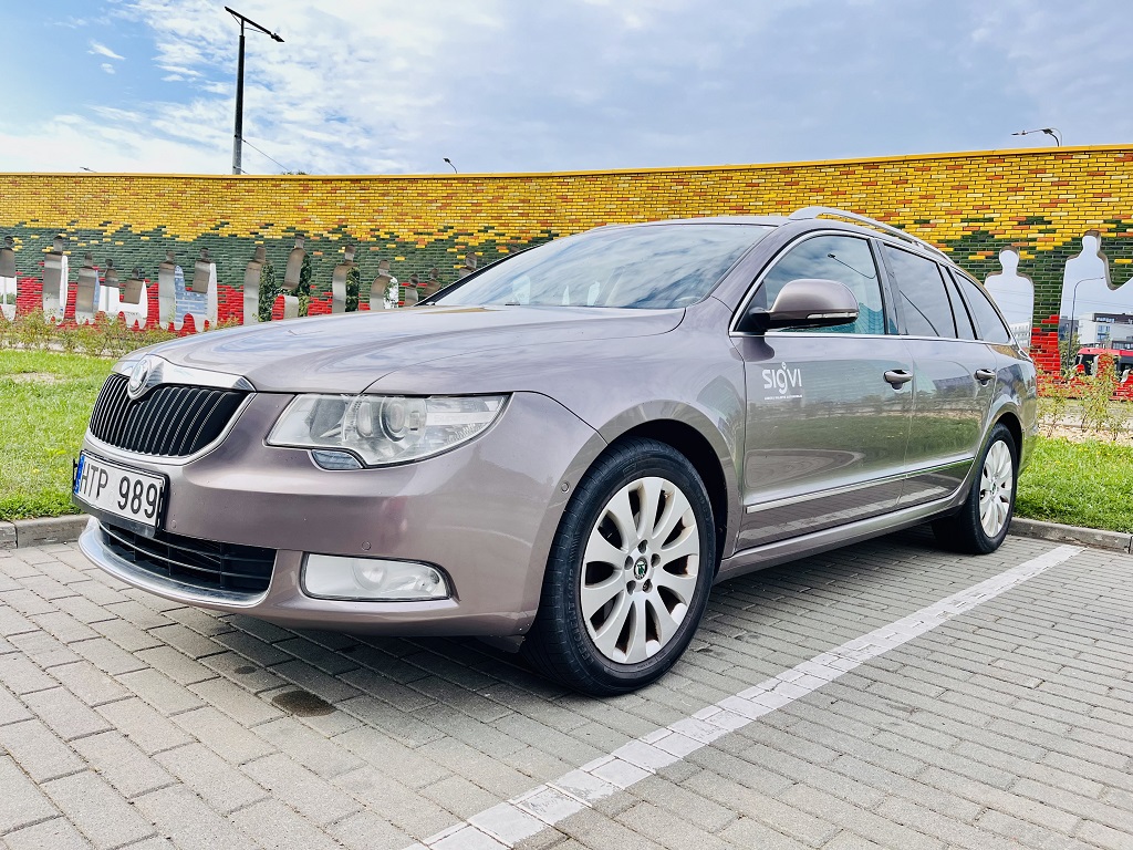 Škoda Superb аренда автомобиля
