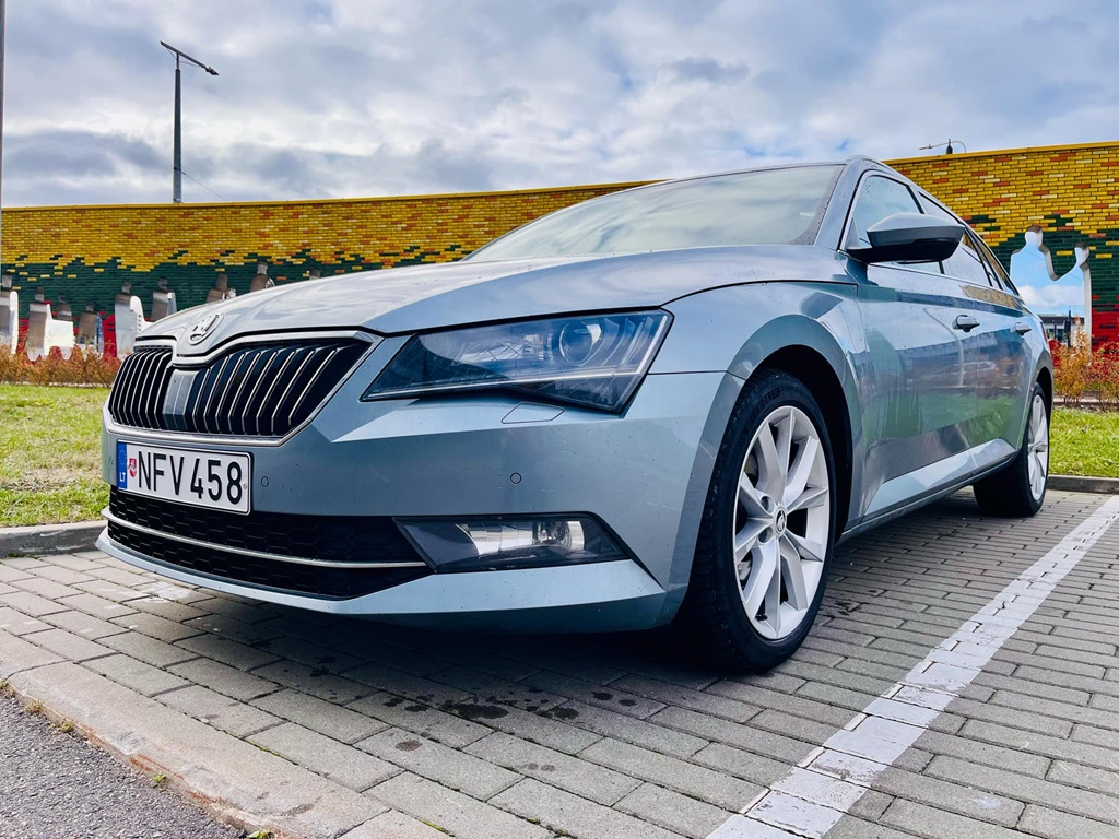 Škoda Superb аренда автомобиля