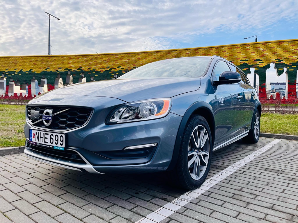 Volvo V60 Cross Country аренда автомобиля