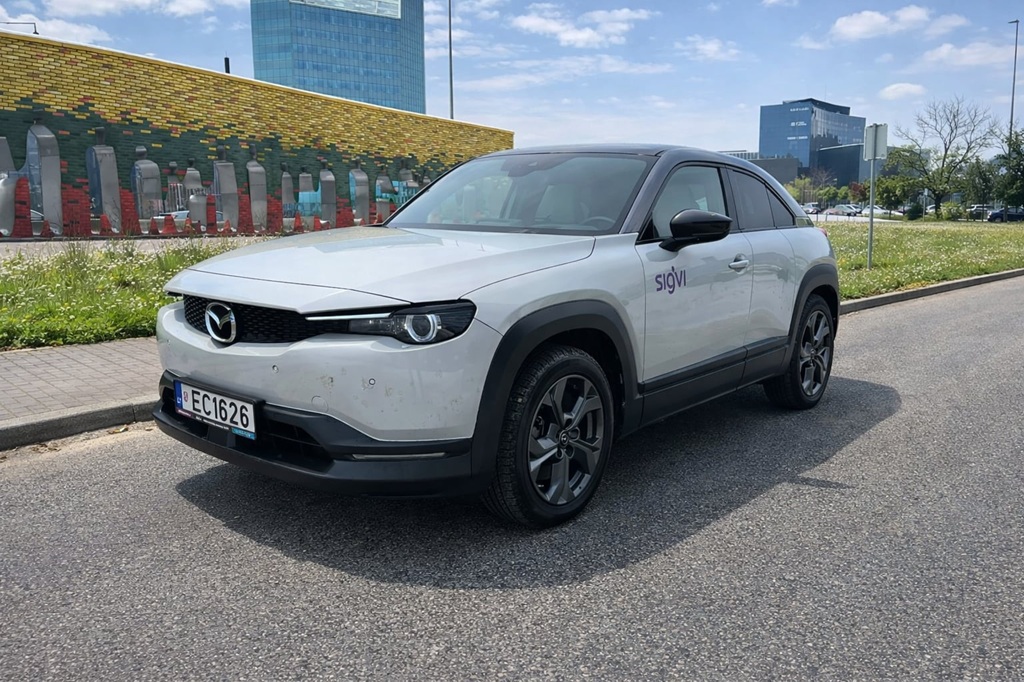 Mazda MX-30 аренда автомобиля