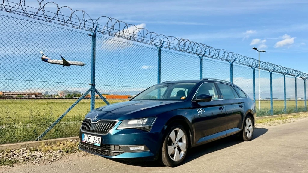 Škoda Superb wynajem samochodów